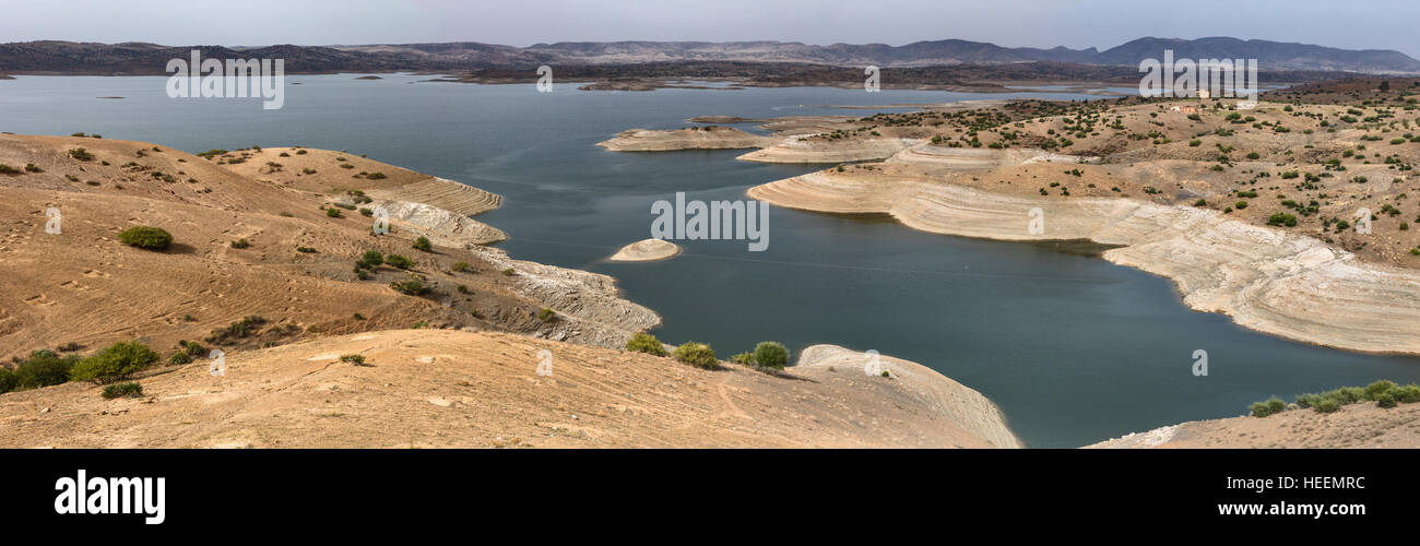 Wasser-Reservoir, Wasserkraft-Staudamm in der Nähe von Fès, Marokko Stockfoto