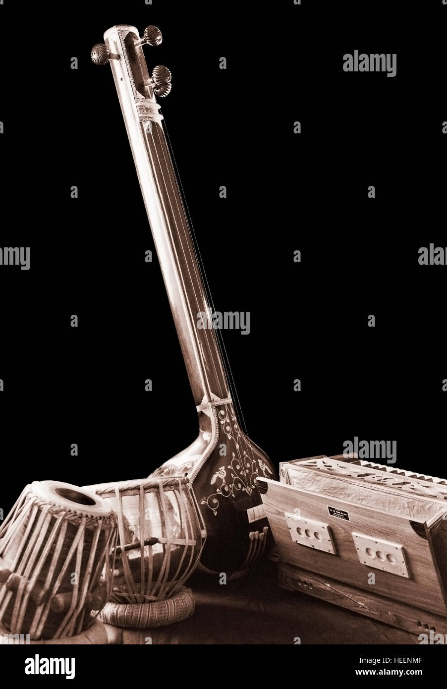 Klassische indische Musik-Instrumente - Tabla, Harmonium, Tamboori Stockfoto