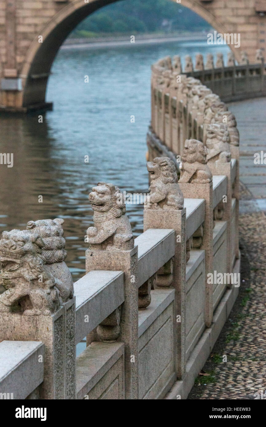 Steinerne Brücke über den Canal Grande, Suzhou, Provinz Jiangsu, China Stockfoto