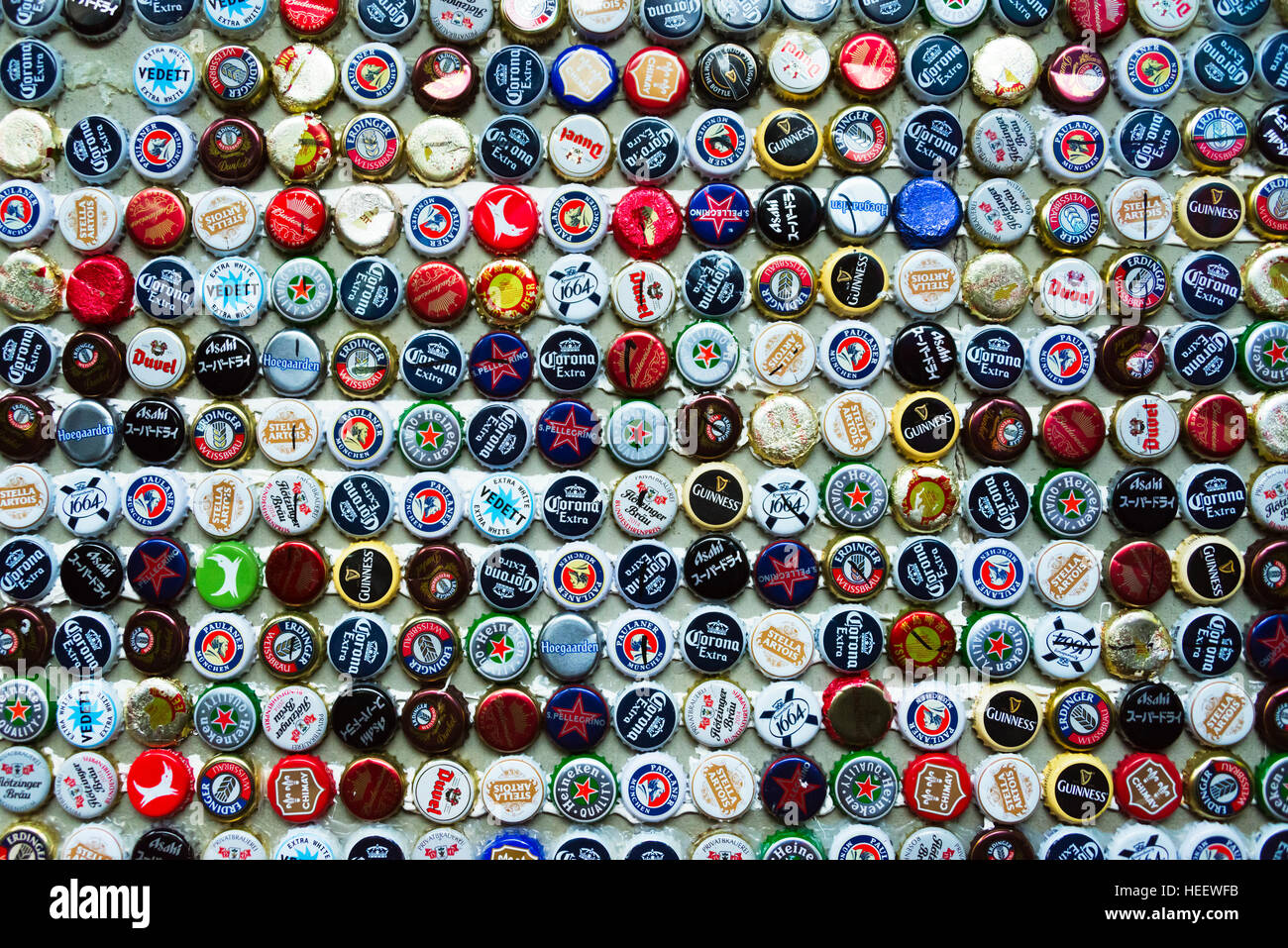 Moderne Dekoration mit Kronkorken in Tianzifang, eine Kunst und Kunsthandwerk-Enklave im Bereich French Concession, Shanghai, China Stockfoto