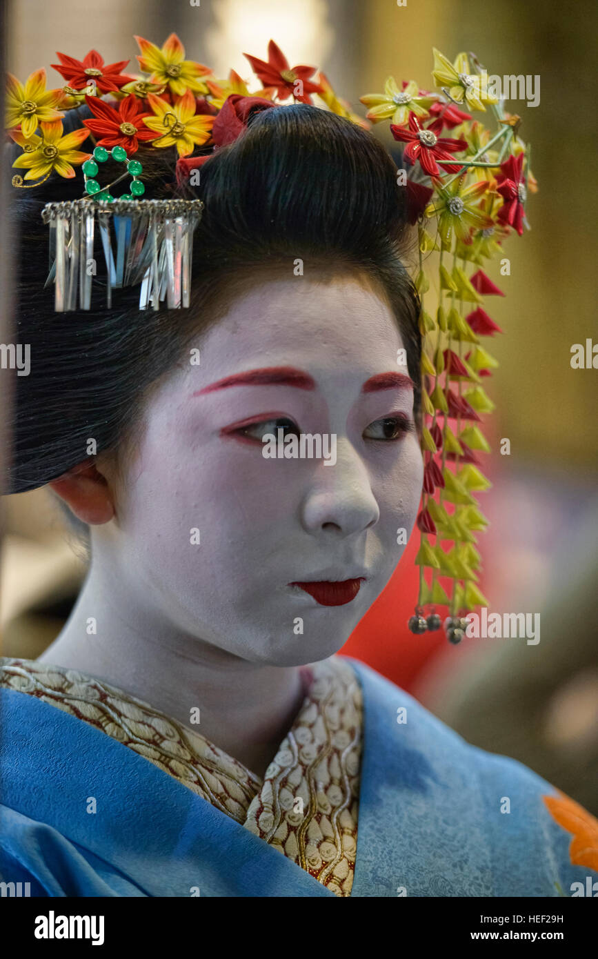 Porträt des traditionellen Maiko, Gion, Kyoto, Japan Stockfoto