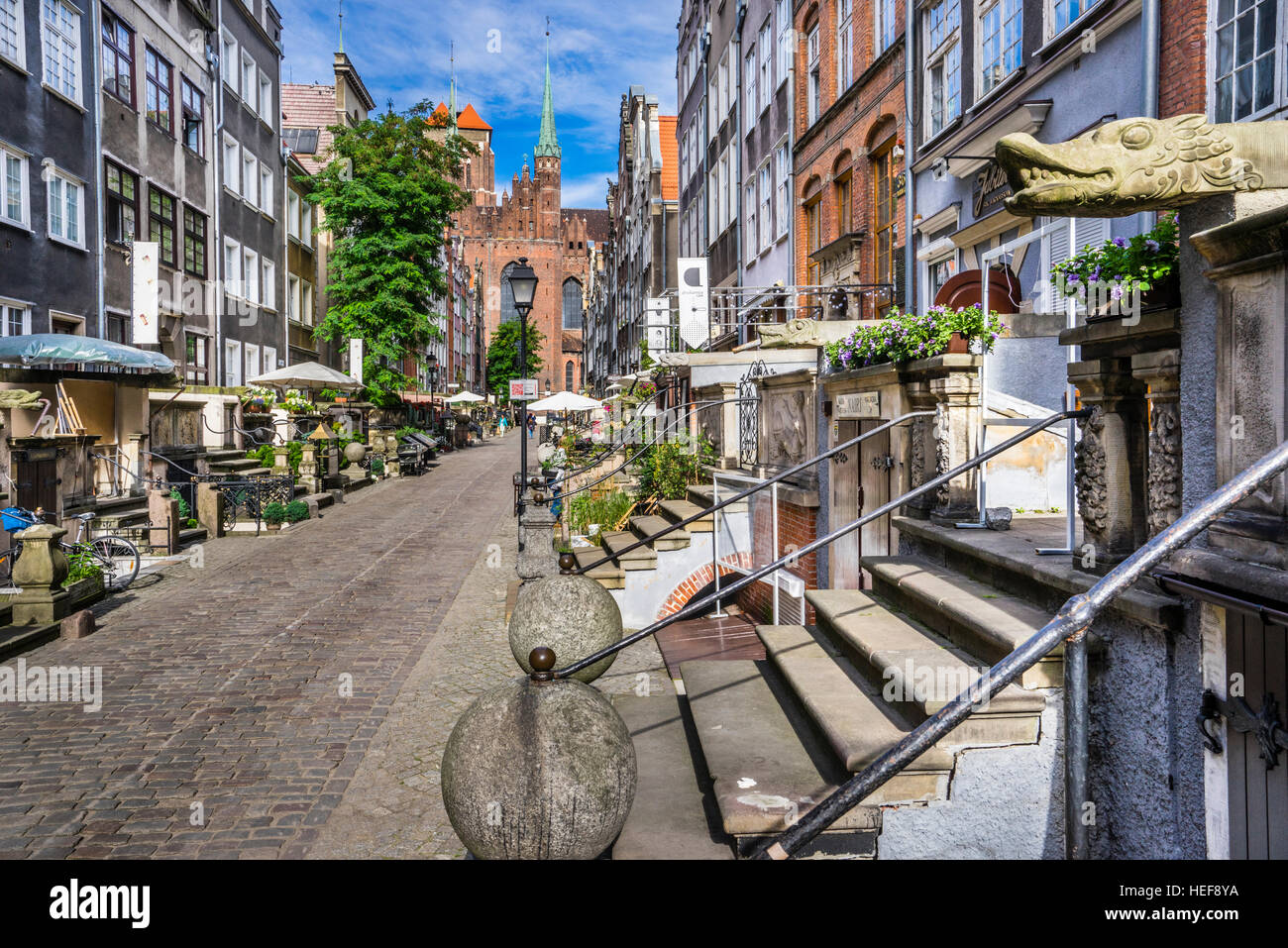 Polen, Pommern, Gdansk (Danzig), Blick auf gepflasterten Frauengasse (Mariacka Street), berühmt für seine herausragenden Veranden (Beischläge) Stockfoto