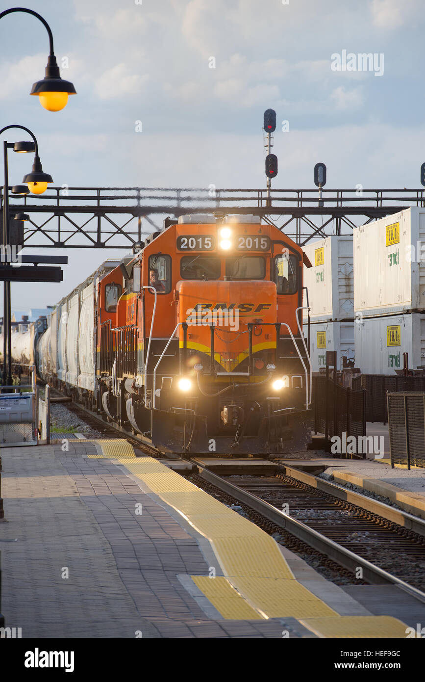 BNSF angetrieben Güterzug in Joliet, Illinois, USA Stockfoto