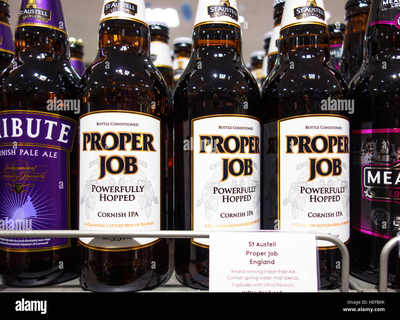 Flaschen "Richtigen Job" Cornish Ale Stockfoto