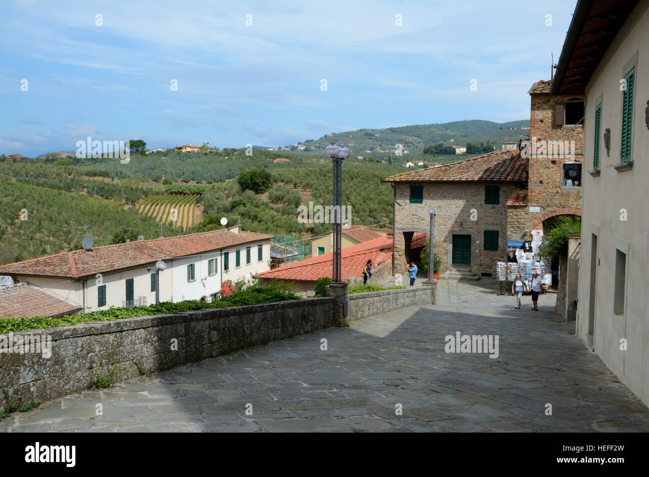 Vinci, Italien - 7. September 2016: Gebäude Stadt Vinci in der Toskana, Italien, von Leonardo Da Vinci Geburtshaus. Nicht identifizierte Personen sichtbar. Stockfoto