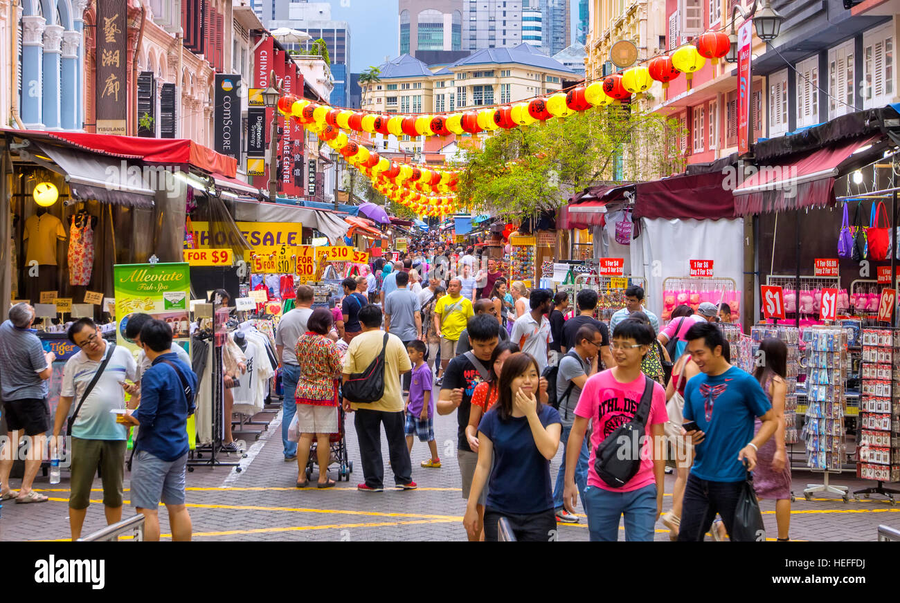 Straßenstände und Shop Häuser in Chinatown, Singapur Stockfoto