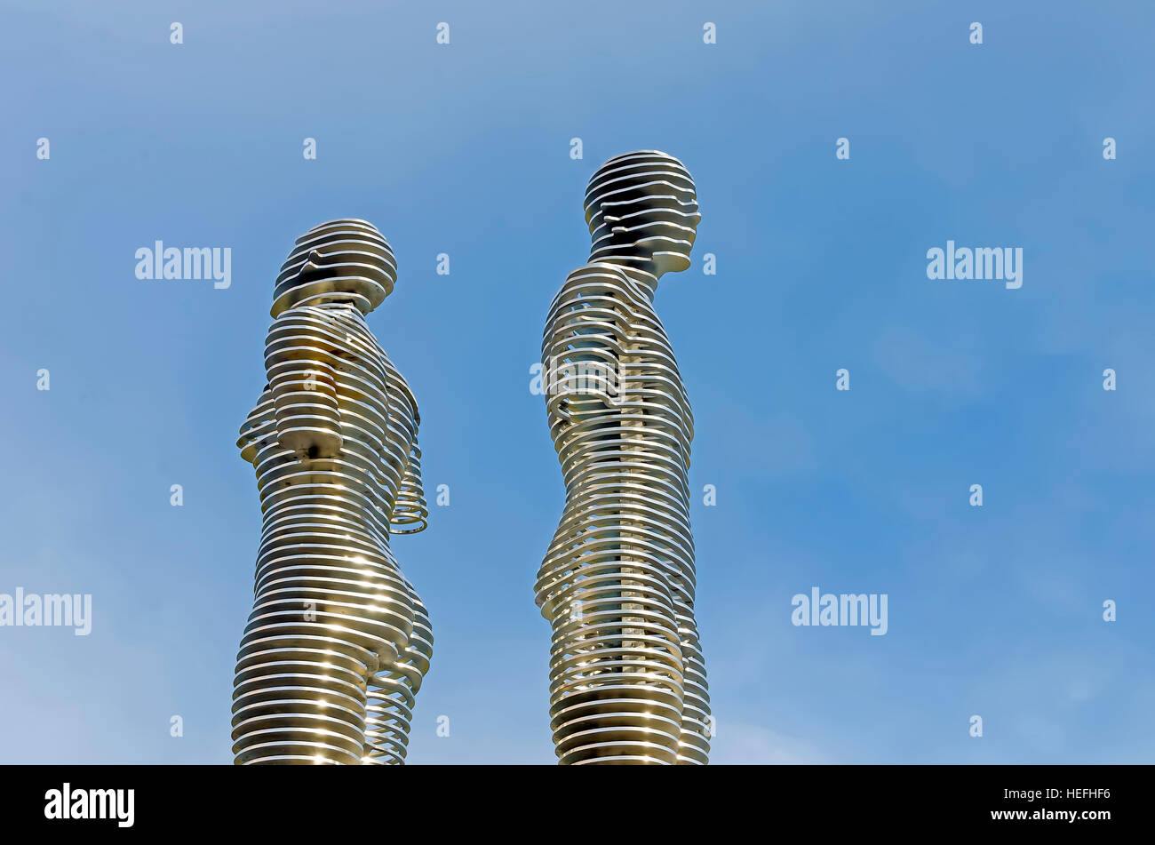 Ali und Nino Love Sculpture in Batumi Georgien in der Nähe Seepark am Schwarzen Meer. Stockfoto