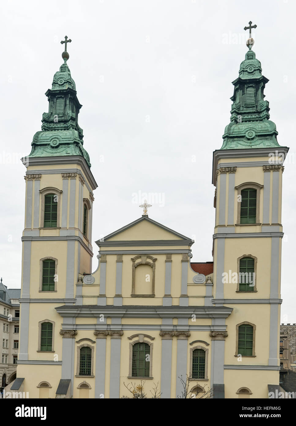 Alte Architektur in Budapest, Kirchen und religiöse Denkmäler Stockfoto