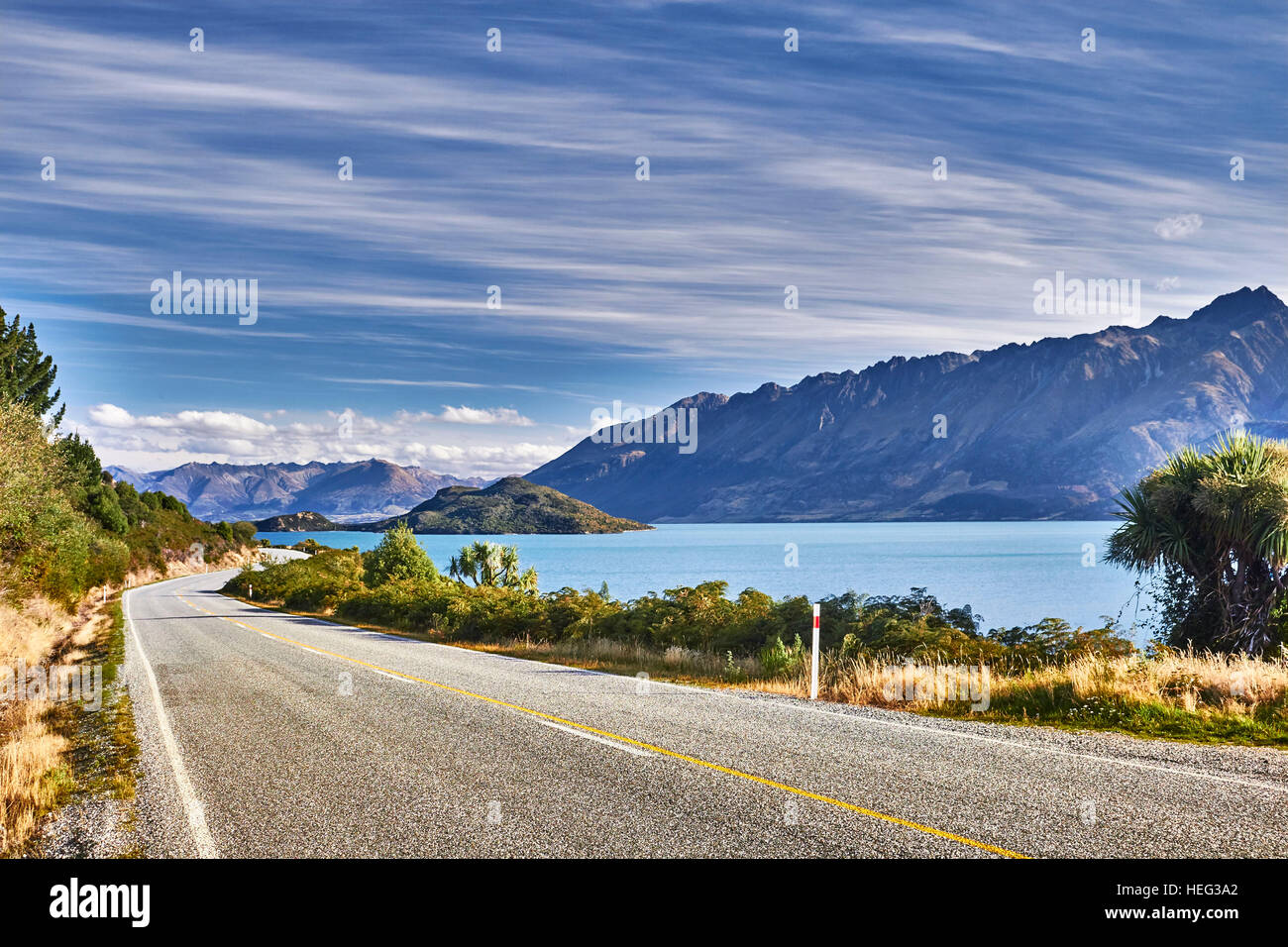 Neuseeland, Südinsel, malerische Strecke, südlichen landschaftlich schöne Strecke, mit tollen Blick, Lake Wakatipu, Bergen street Stockfoto