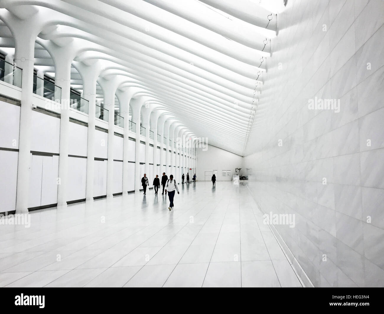 U-Bahnstation World Trade Zentrum der regionalen unterirdischen Port Authority Trans-Hudson (PATH) in New York City, direkt unter der Seite World Trade Centre. Die Station wurde vom spanischen Architekten Santiago Calatrava und durchläuft mehr geplant. Stockfoto