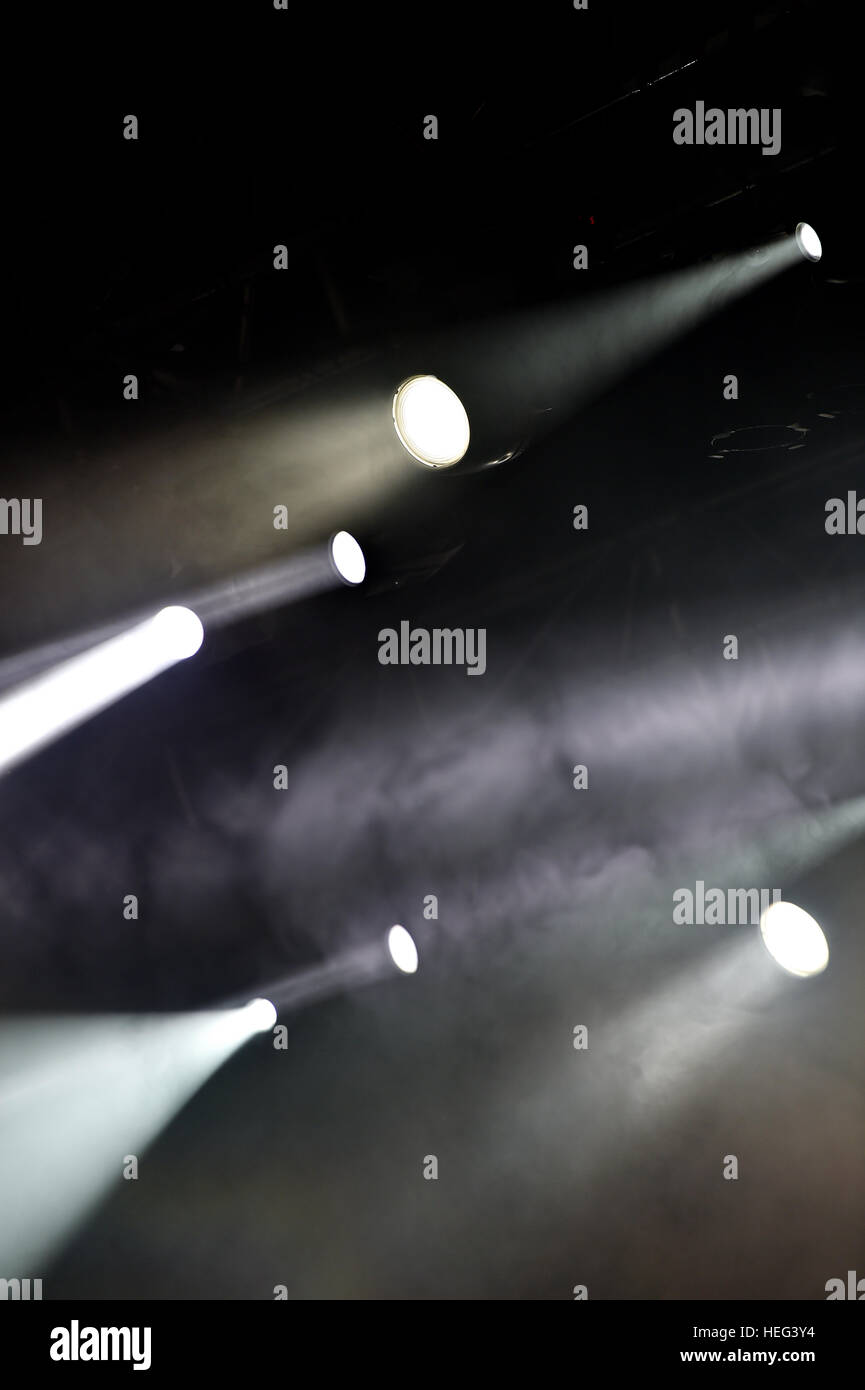 Professionelle Konzert Bühne leuchtet während der Entertainment-event Stockfoto