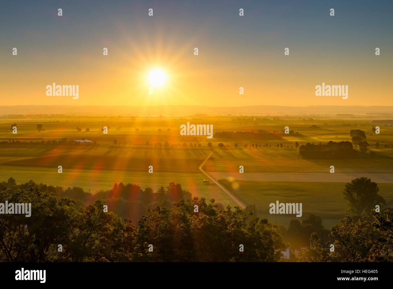 Sonnenaufgang über das Nördlinger Ries, Schwaben, Bayern, Deutschland Stockfoto