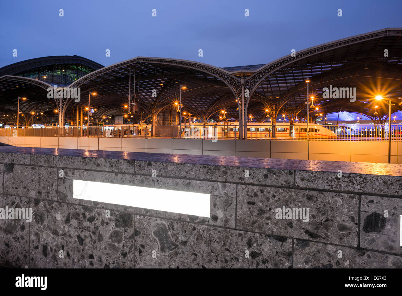 Domplatte cathedral place Fotos und Bildmaterial in hoher Auflösung