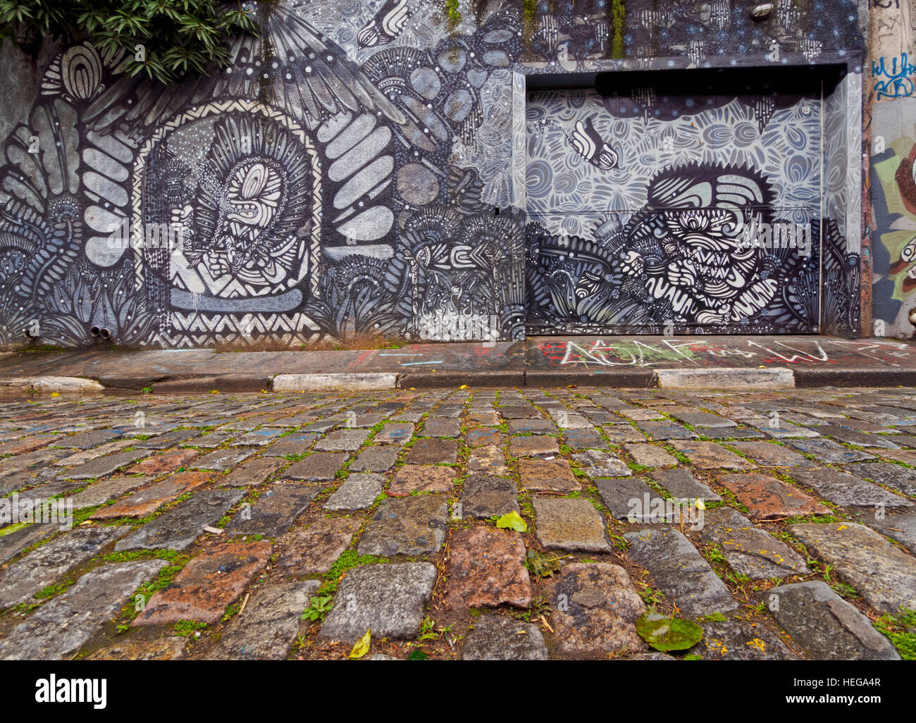Brasilien, Bundesstaat Sao Paulo, São Paulo, Vila Madalena, Graffiti in Beco Batman zu tun. Stockfoto