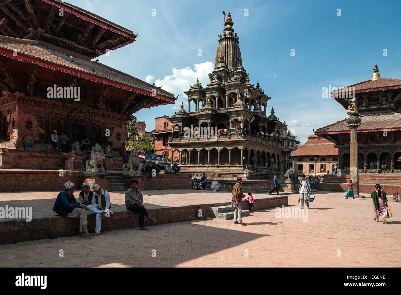 Historische Gebäude von Patan Durbar Square in der Nähe der Stadt Kathmandu in Nepal. (Vor dem Erdbeben 2015) Stockfoto
