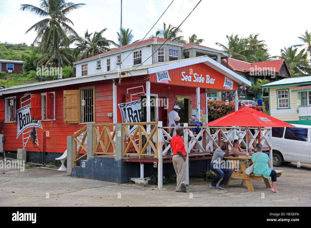 Sea Side Bar, ein Beispiel für eine traditionelle Hütte rum oder Hütte. Stockfoto