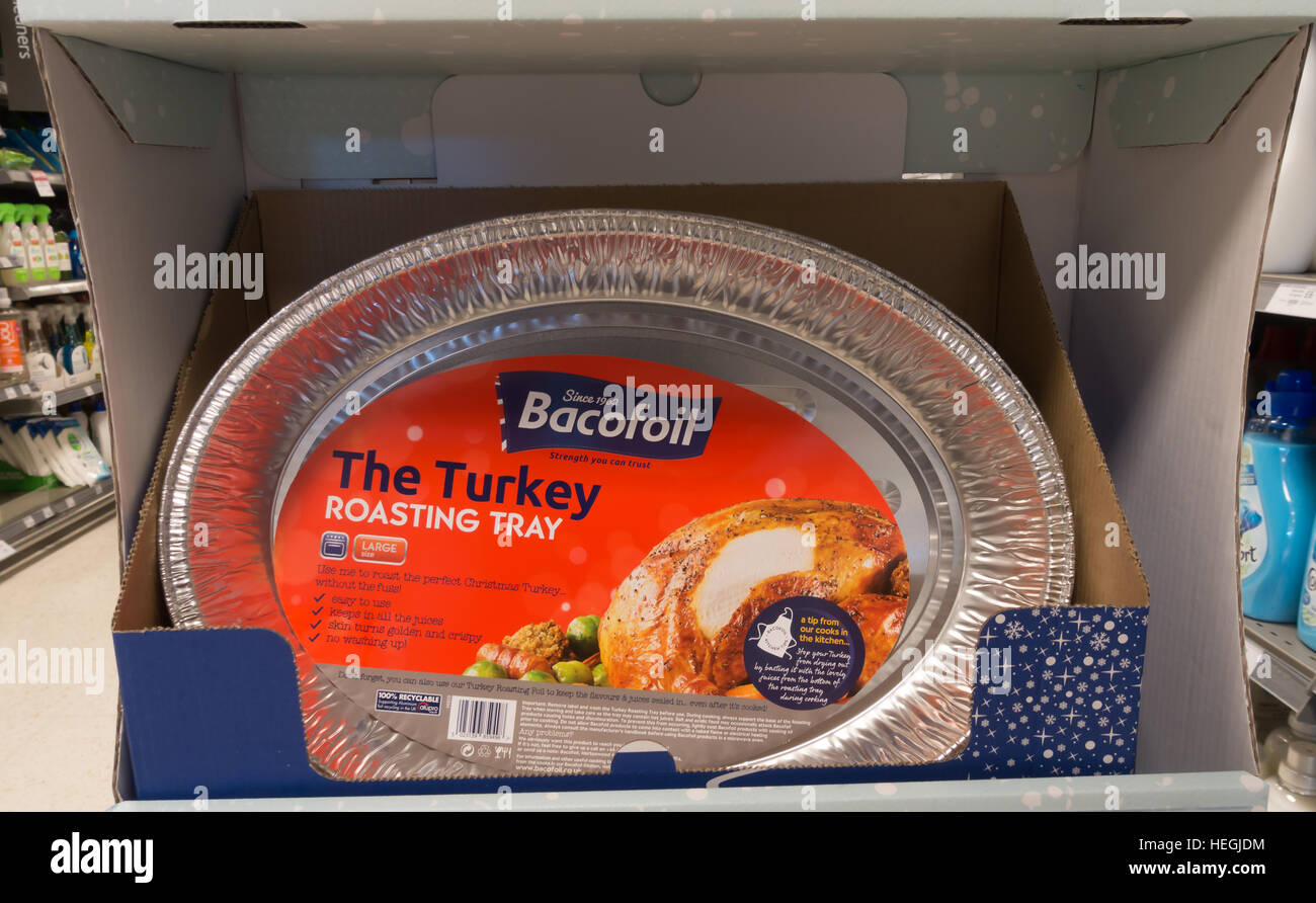 Bacofoil Türkei Rösten Fach auf den Verkauf in einem britischen Supermarkt im Vorfeld bis zu Weihnachten. Stockfoto