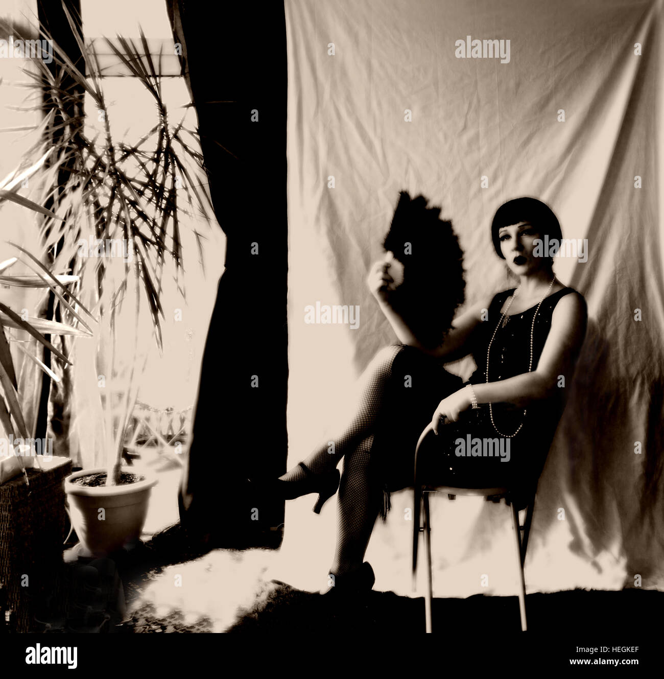 Flapper Stil Kleid und Make-up. Roaring 20er Jahre, Flappers, 1920er Jahre Prohibition, The Jazz Age, Paris, Cabaret, Retro und Vintage-Stile Stockfoto