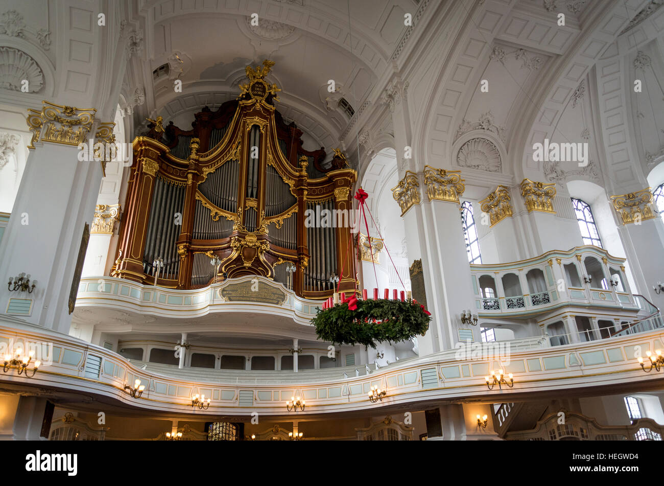 Orgel, St. Michael Kirche ist eine der fünf evangelisch-lutherischen Hauptkirchen Hamburgs und die bekannteste Kirche der Stadt, Hamburg, Deutschland Stockfoto