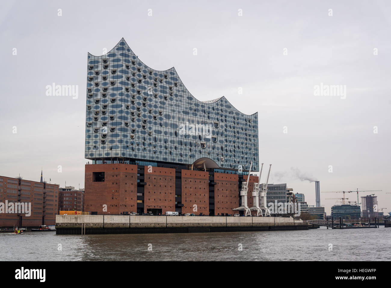Elbphilharmonie Konzertsaal, Hamburger Hafen an der Elbe, Hamburg, Deutschland Stockfoto