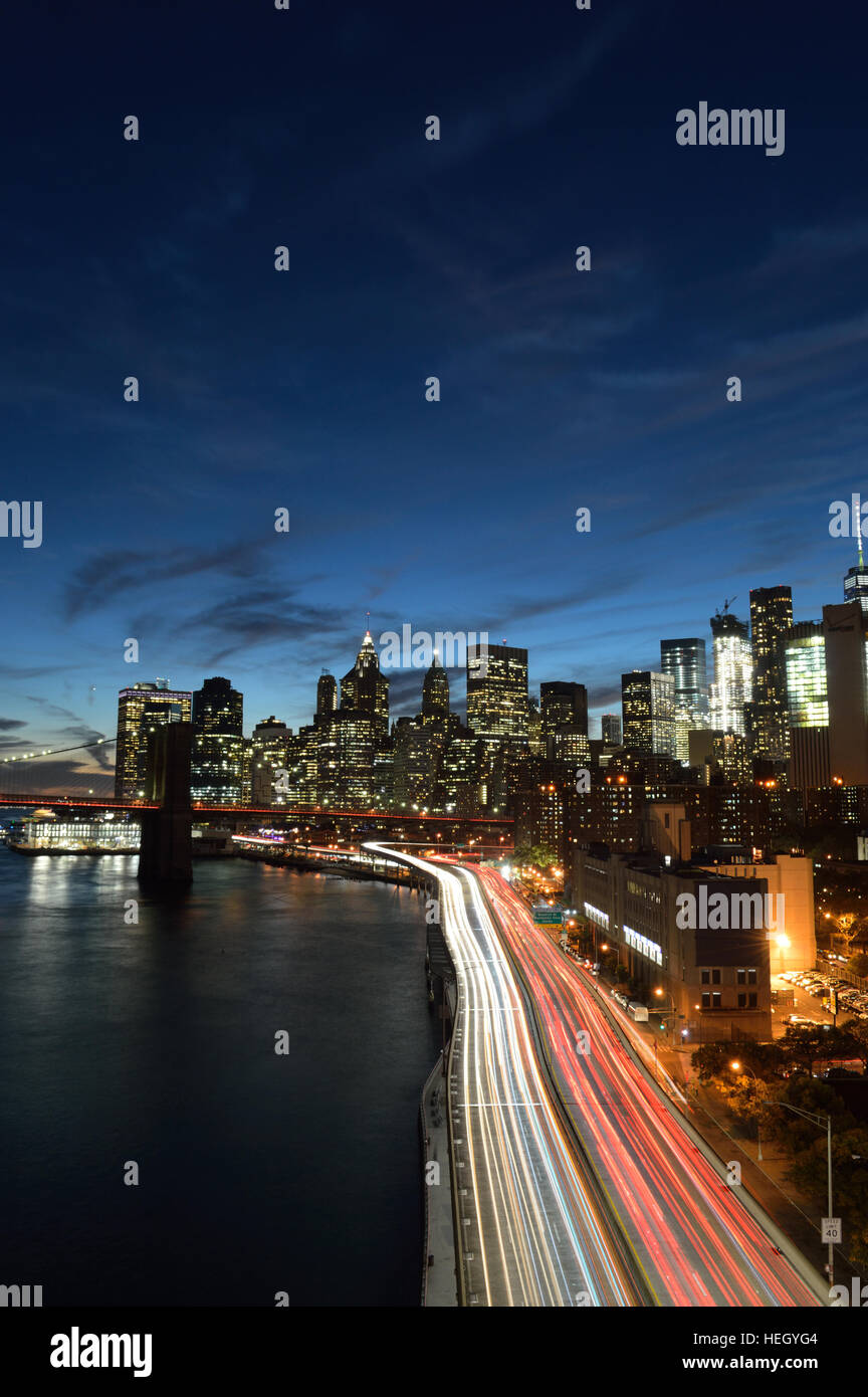 Nachtansicht von Manhattan. Stockfoto