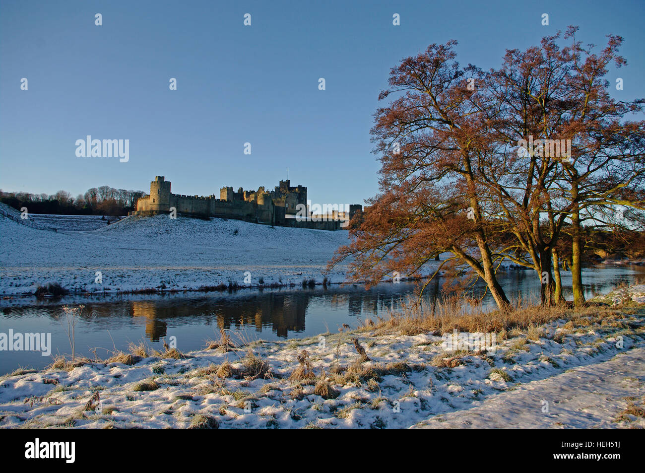 Alnwick Castle im Schnee Stockfoto