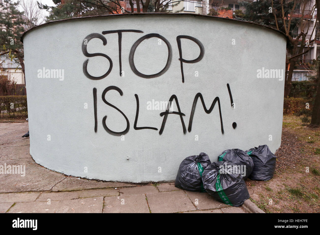 Krakau, Polen: 26. November 2015, Graffiti anti-Islam und ISIS in Krakau Stockfoto