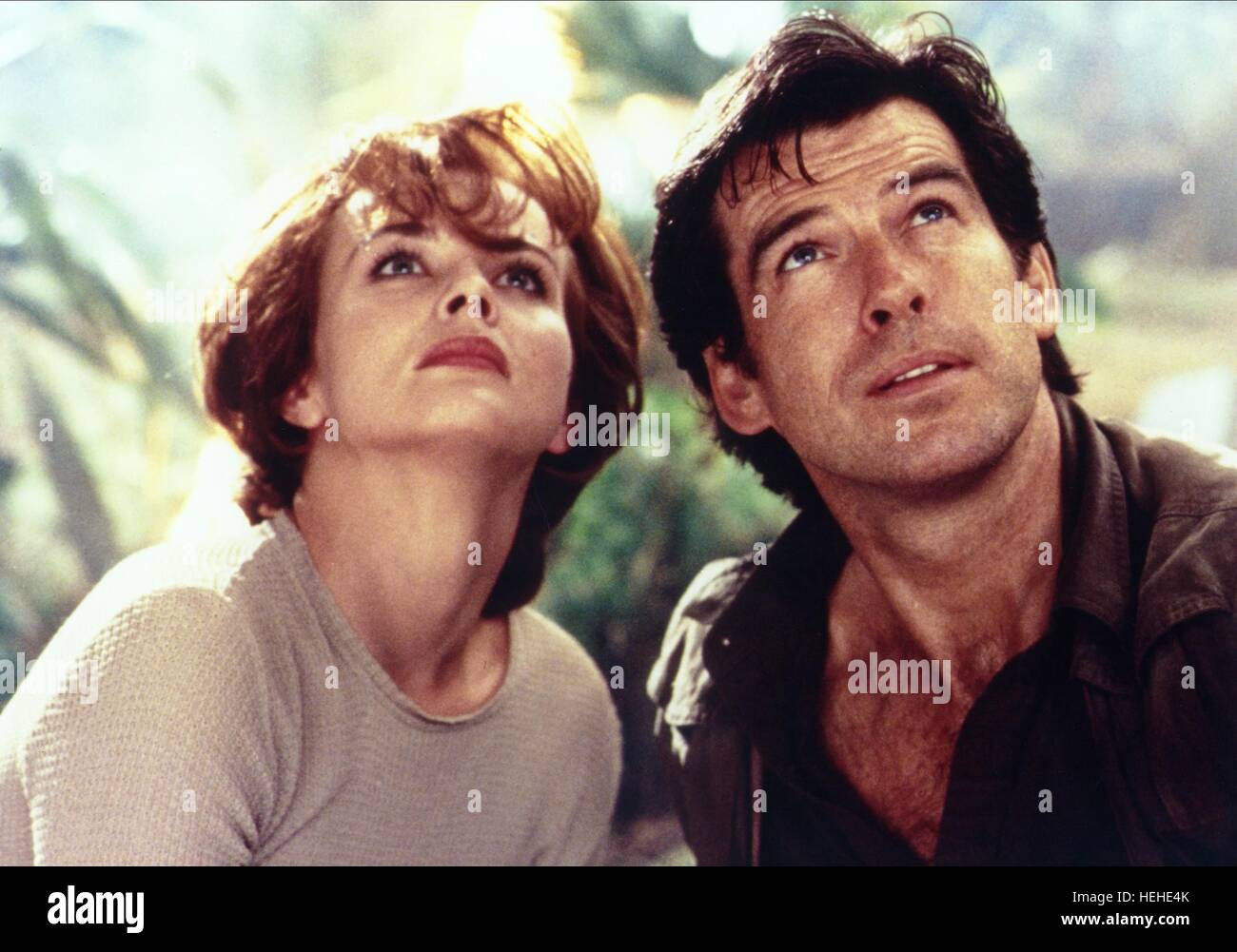 Izabella Scorupco Pierce Brosnan Goldeneye 1995 Stockfotografie Alamy