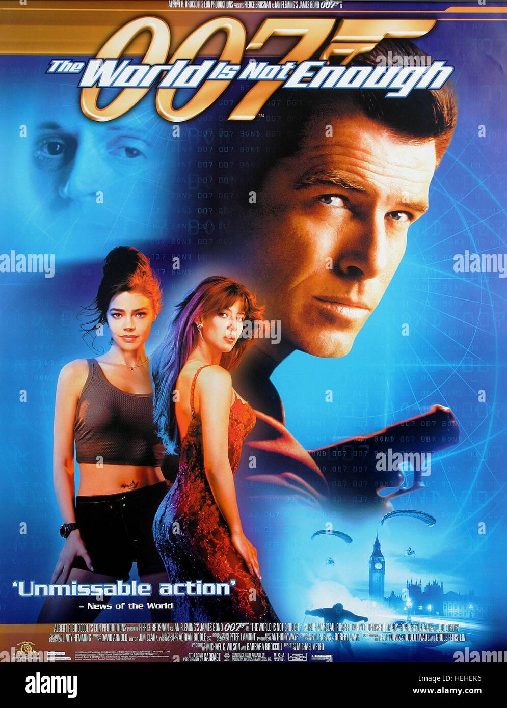 DENISE RICHARDS, Sophie Marceau, PIERCE BROSNAN, DIE WELT IST NICHT GENUG, 1999 Stockfoto