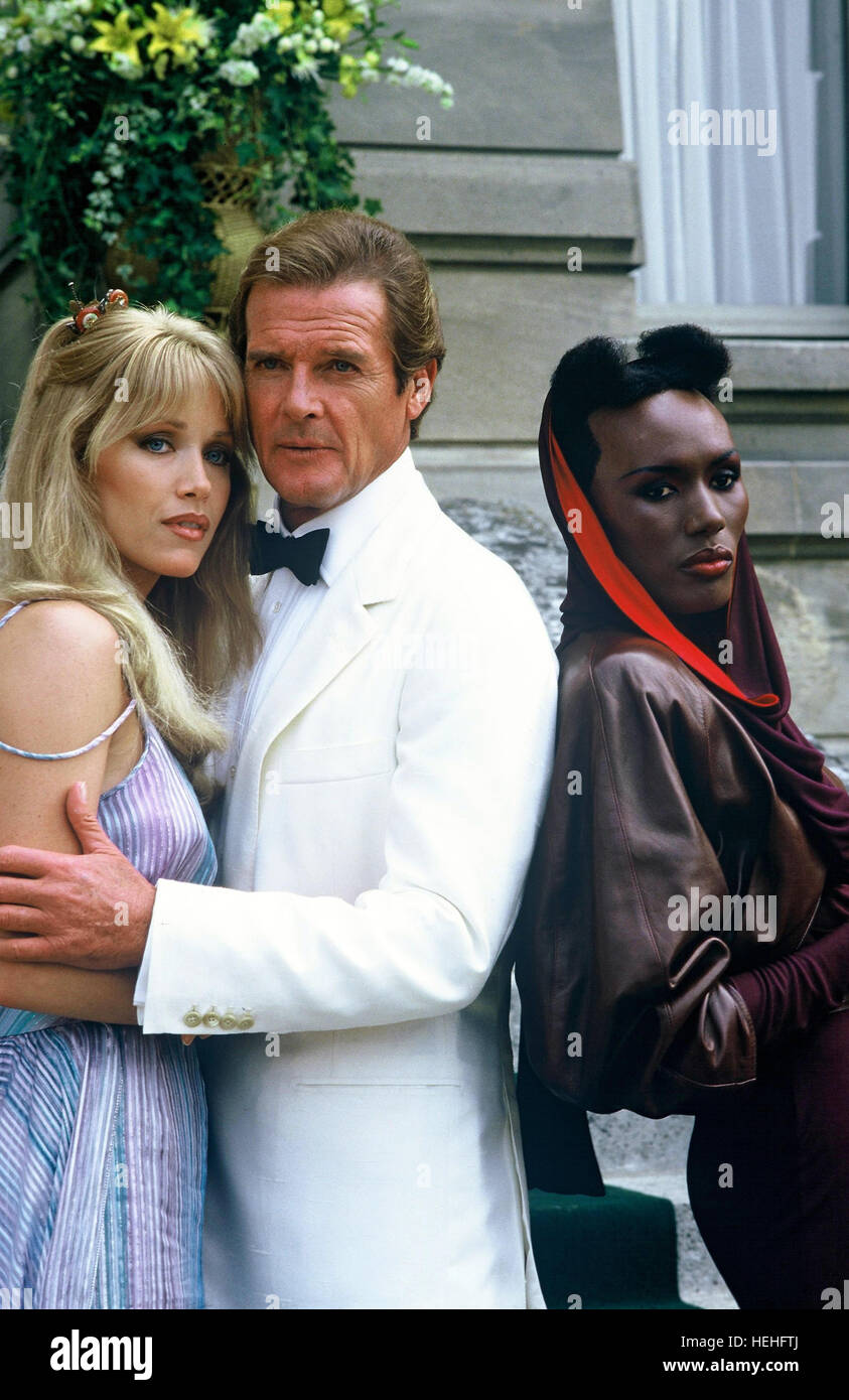 TANYA ROBERTS ROGER MOORE & GRACE JONES JAMES BOND EIN VIEW TO A KILL