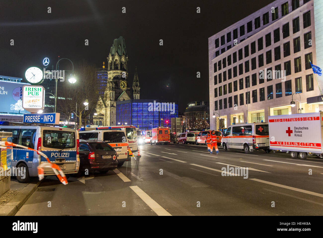 Berlin, Deutschland, Polizeieinsatz auf dem Weihnachtsmarkt am Breitscheidplatz Stockfoto
