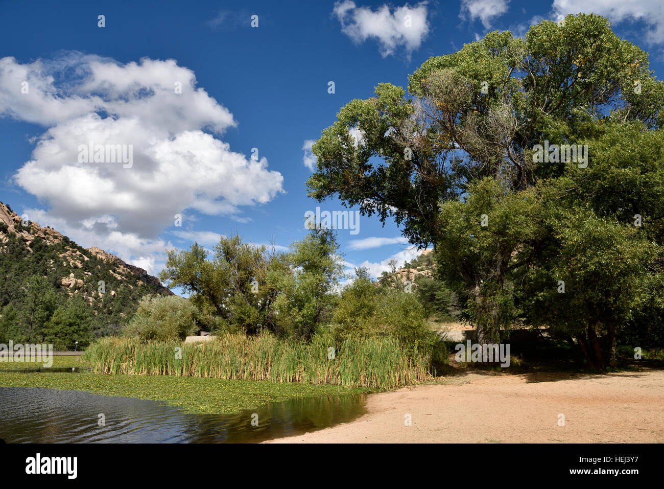 Blick auf Granit Becken See im Yavapai County, Arizona, USA Stockfoto