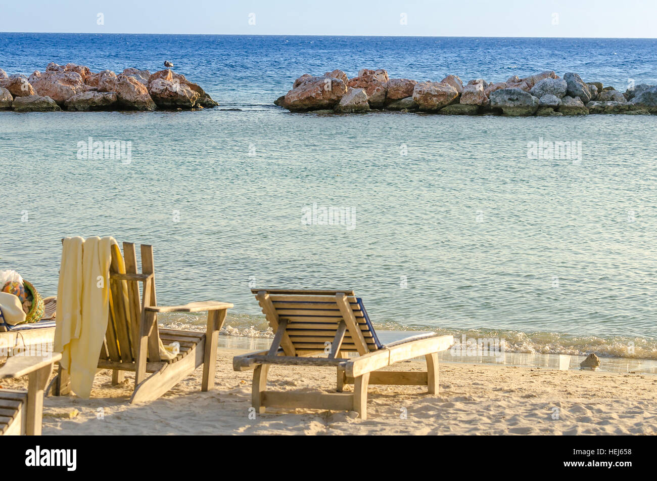 Vorderen Sitzreihe am Meer am Strand Mambo in Curacao Stockfoto