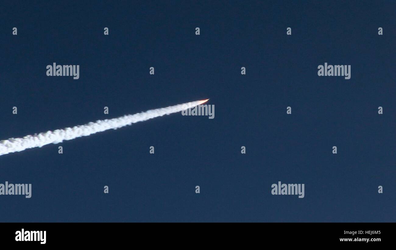 Die orbitale ATK-Pegasus-XL-Rakete und NASA CYGNSS Raumschiff startet über den Atlantik nach beförderten empor Orbital Stargazer ATK L-1011 Flugzeug 15. Dezember 2016 in der Nähe von Daytona Beach, Florida. Stockfoto