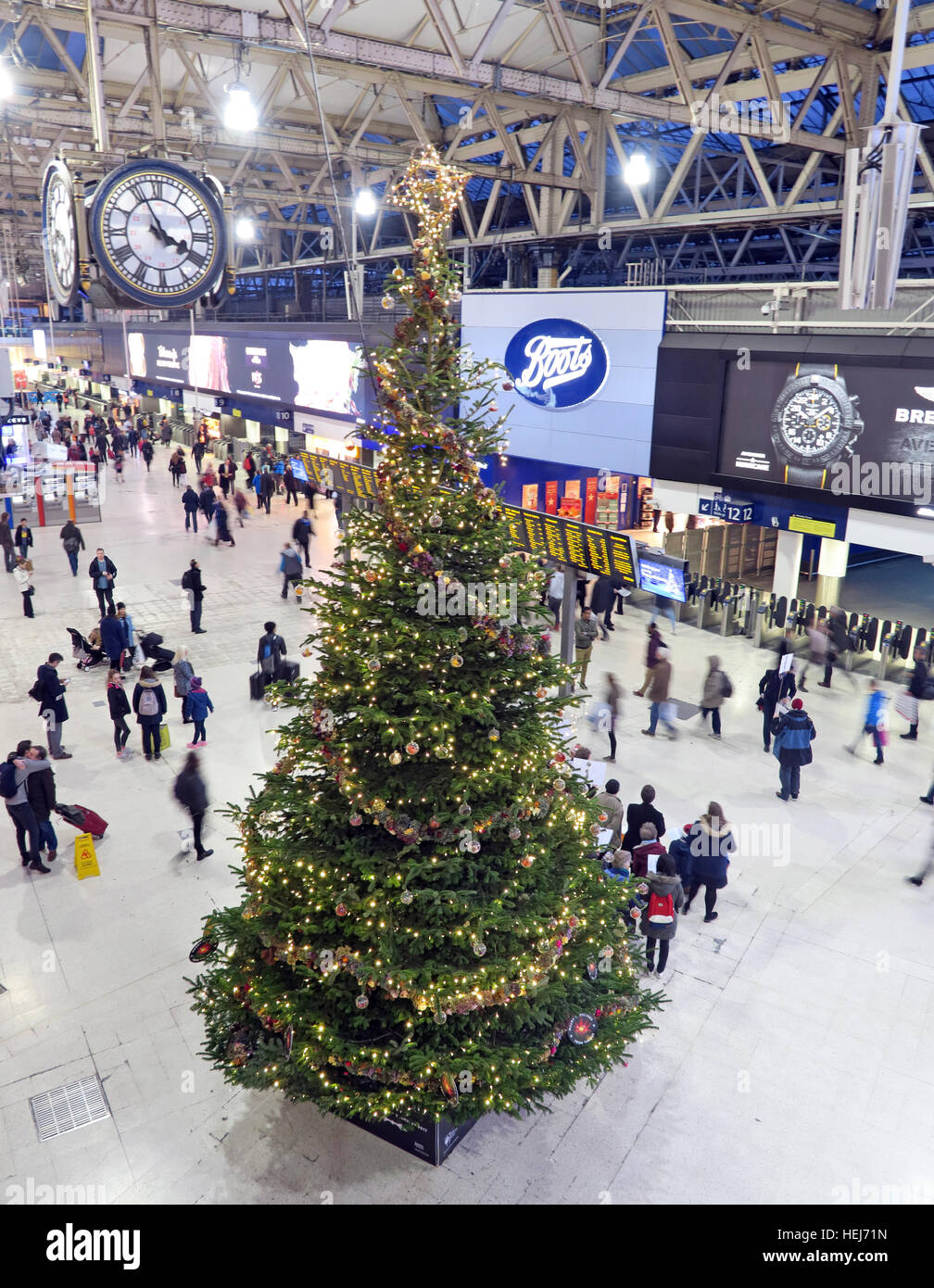 Waterloo Station, London bei Weihnachten, Dezember, Zentral-London, England UK Stockfoto