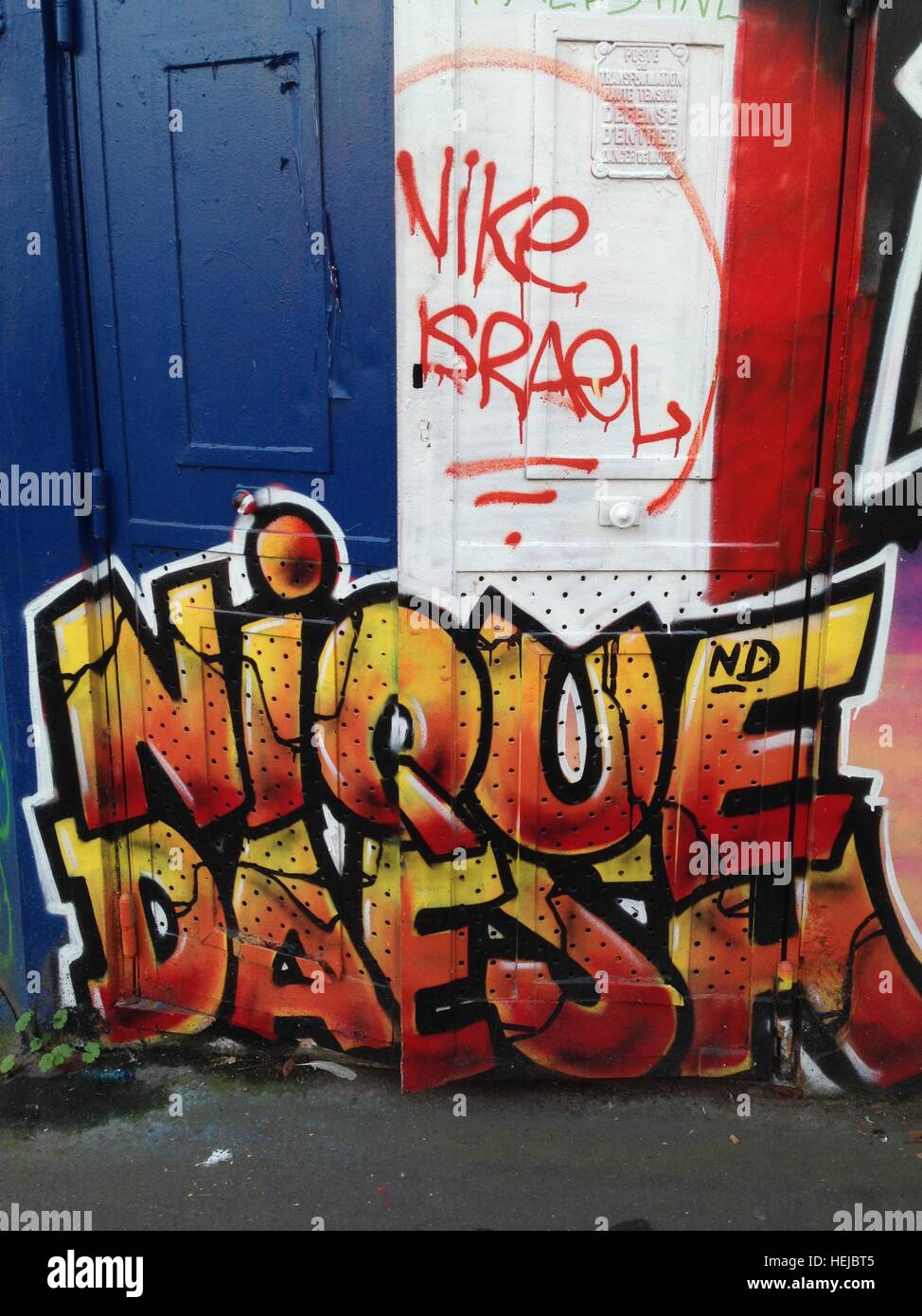 Paris, Frankreich, Street Art, Detail-Slogan gegen islamischen Extremismus, urbane Kunst Paris, Hip-Hop-Kultur Stockfoto