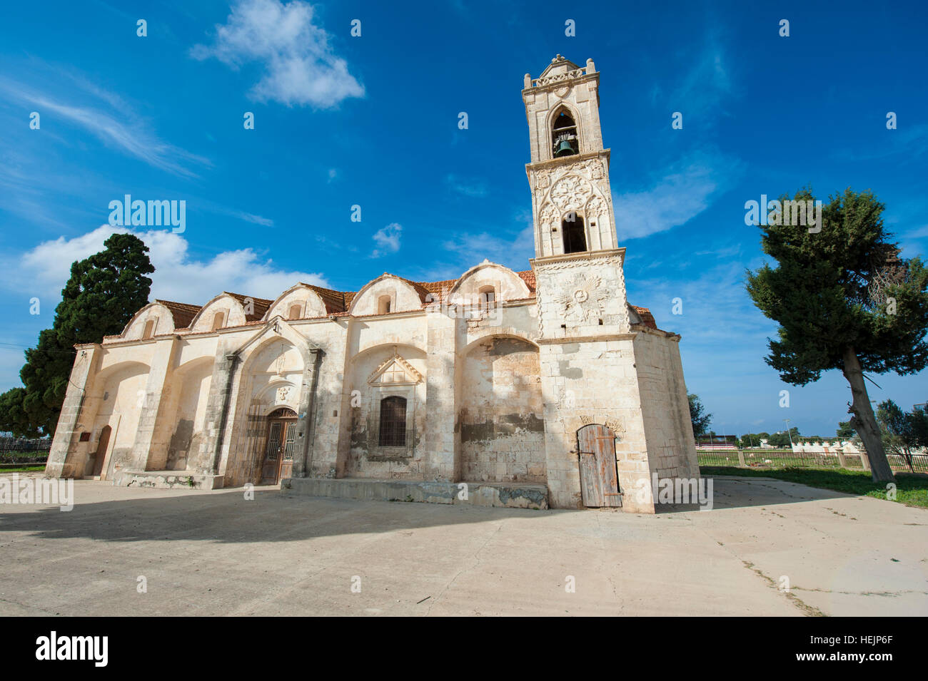 Ayios Synesios Kirche in Rizokarpaso (Türkisch: Dipkarpaz), Nord-Zypern. Stockfoto