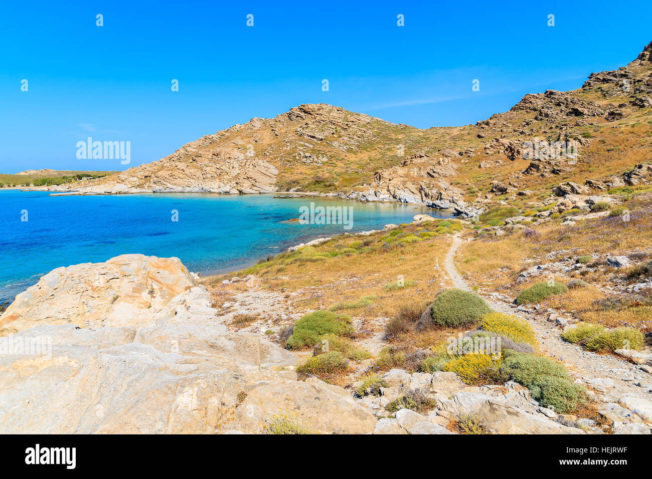 Küstenweg in der Nähe von Monastiri Bucht auf der Insel Paros, Griechenland Stockfoto