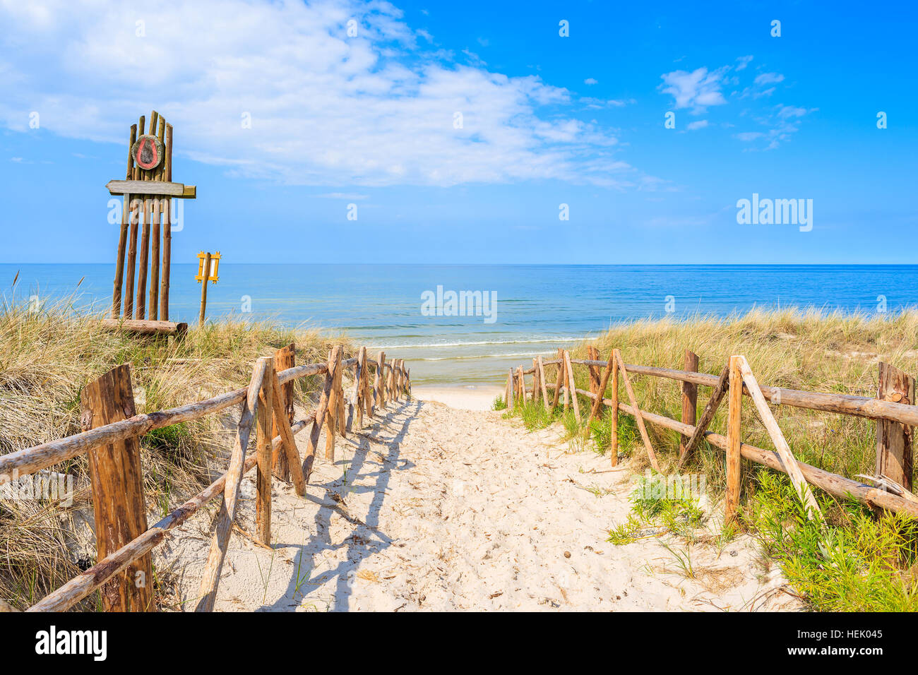 Eingang zum Strand in Bialogora, Ostsee, Polen Stockfoto