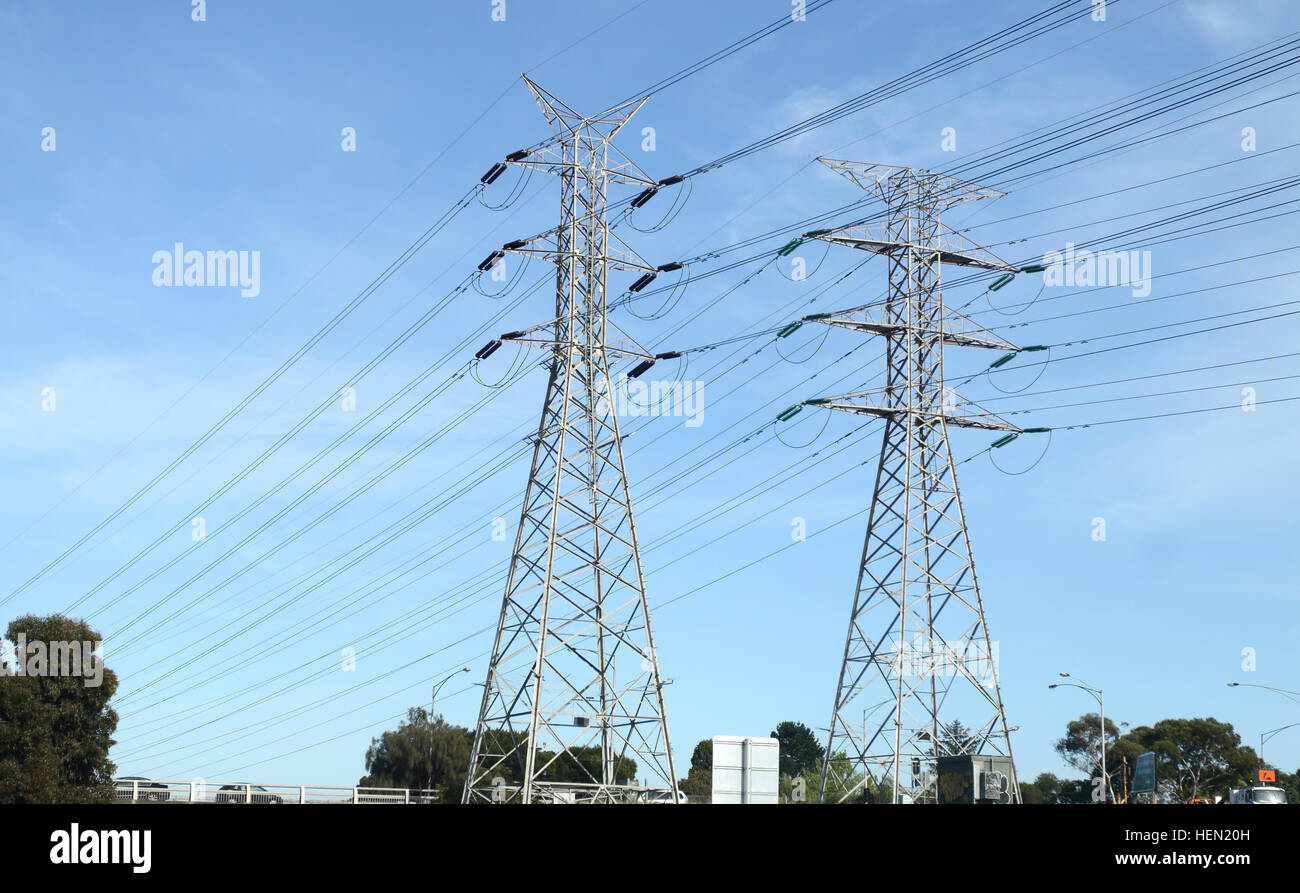 Australische Stromleitungen und Türme in Melbourne Victoria Australien Stockfoto