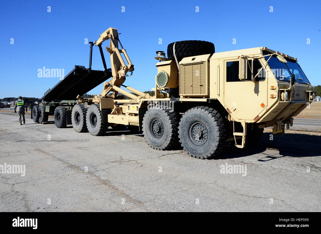 US Army National Guard und US Armee-Reserve-Soldaten trainieren auf  Flurförderzeuge in Phase II des 88M Motor Transport Operator Course am Fort  Pickett-basierte 183. Regiment, Regional Training Institute, 28. Januar  2015. Die 10