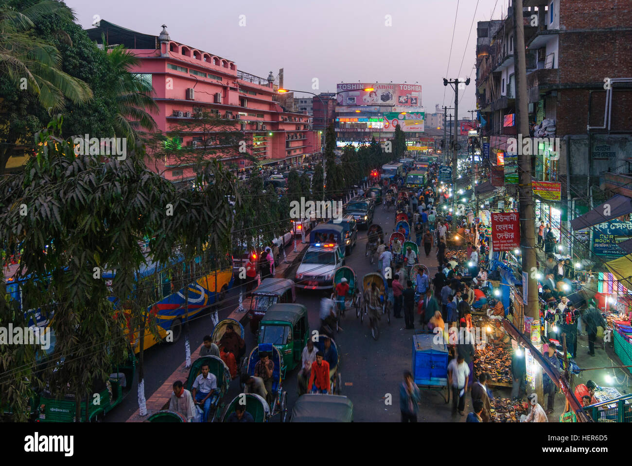 Chittagong: Stau in der Innenstadt bis zum Sonnenuntergang verließ New Market, Division Chittagong, Bangladesch Stockfoto