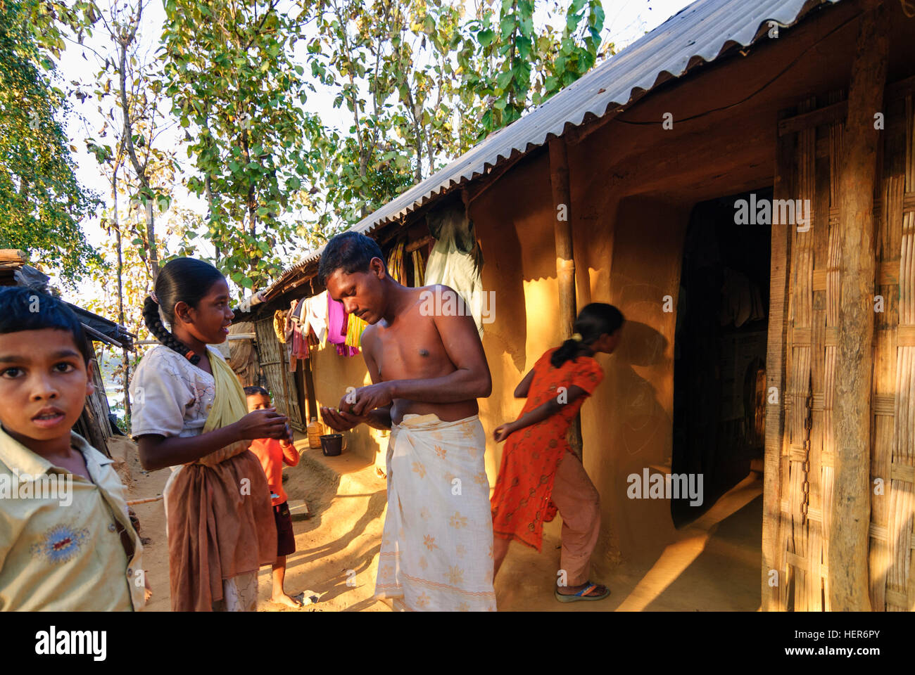 Rangamati: Leute von Tripura Minderheit auf einer Insel im Kaptai See, Division Chittagong, Bangladesch Stockfoto