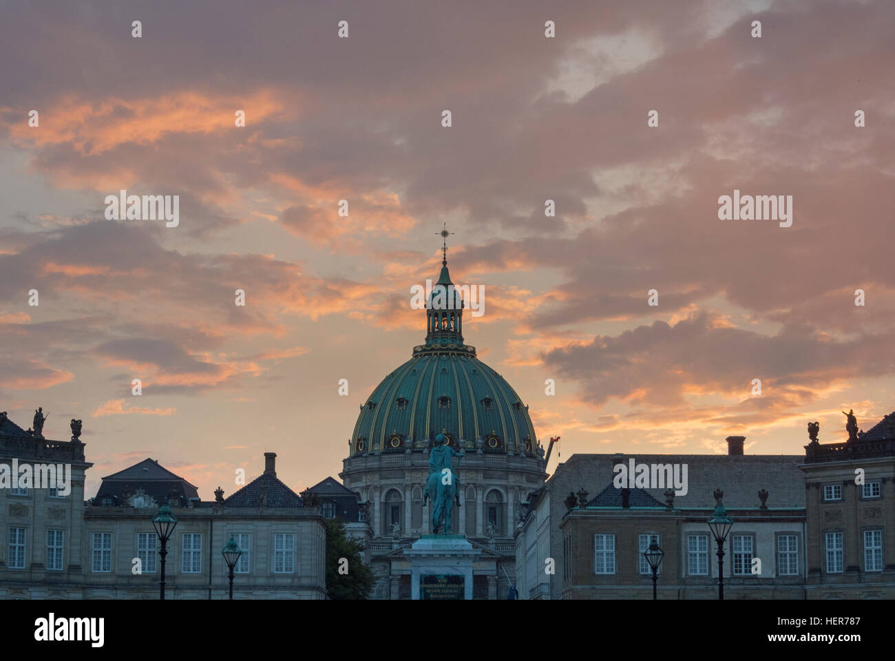 Die Amalienborg bei Sonnenuntergang in Kopenhagen Stockfoto