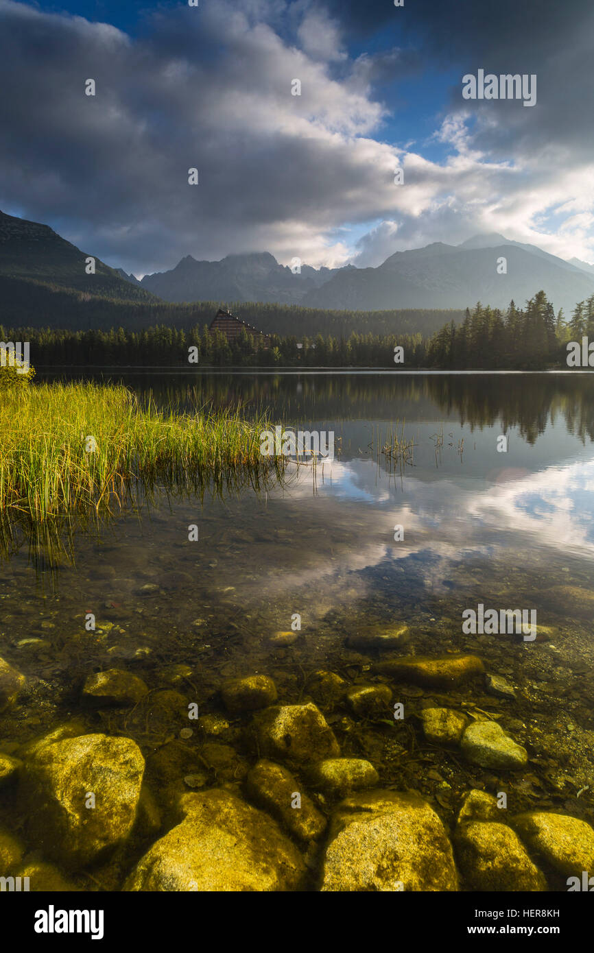 Slowakei, Tatra, Tatra-Gebirge, Berge, Europa Tatra Europa Slowakei Reisen Slowakei, See Slowakei, Tatra See, See Berge Strbskie Pleso, Pleso, Strbskie, hohe Tatra, Tschirmer See, Sommer, Tatra Slowakei Sommer Stockfoto
