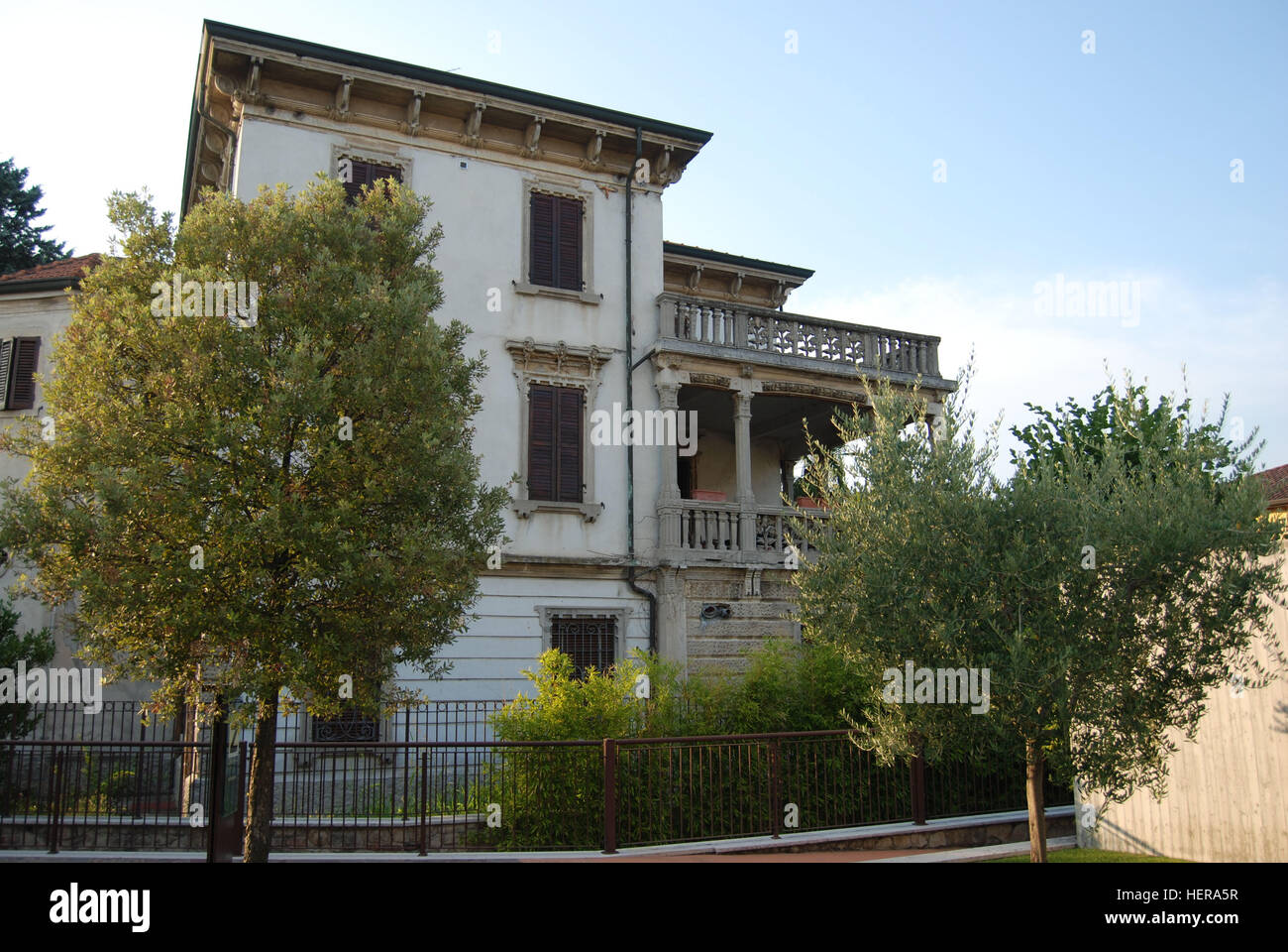 Marode Villa in Peschiera, Gardasee Stockfoto