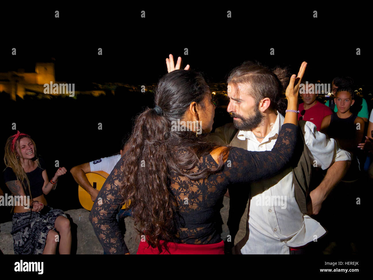 Mann und Frau tanzen Flamenco, Albaicin, Granada Stockfoto