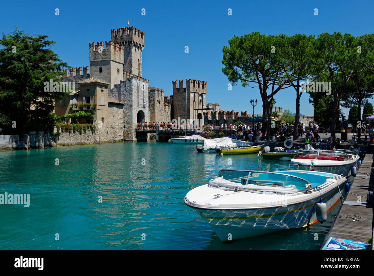 Scaliger Burg, Sirmione, Gardasee, Provinz Brescia, Lombardei, Italien Stockfoto