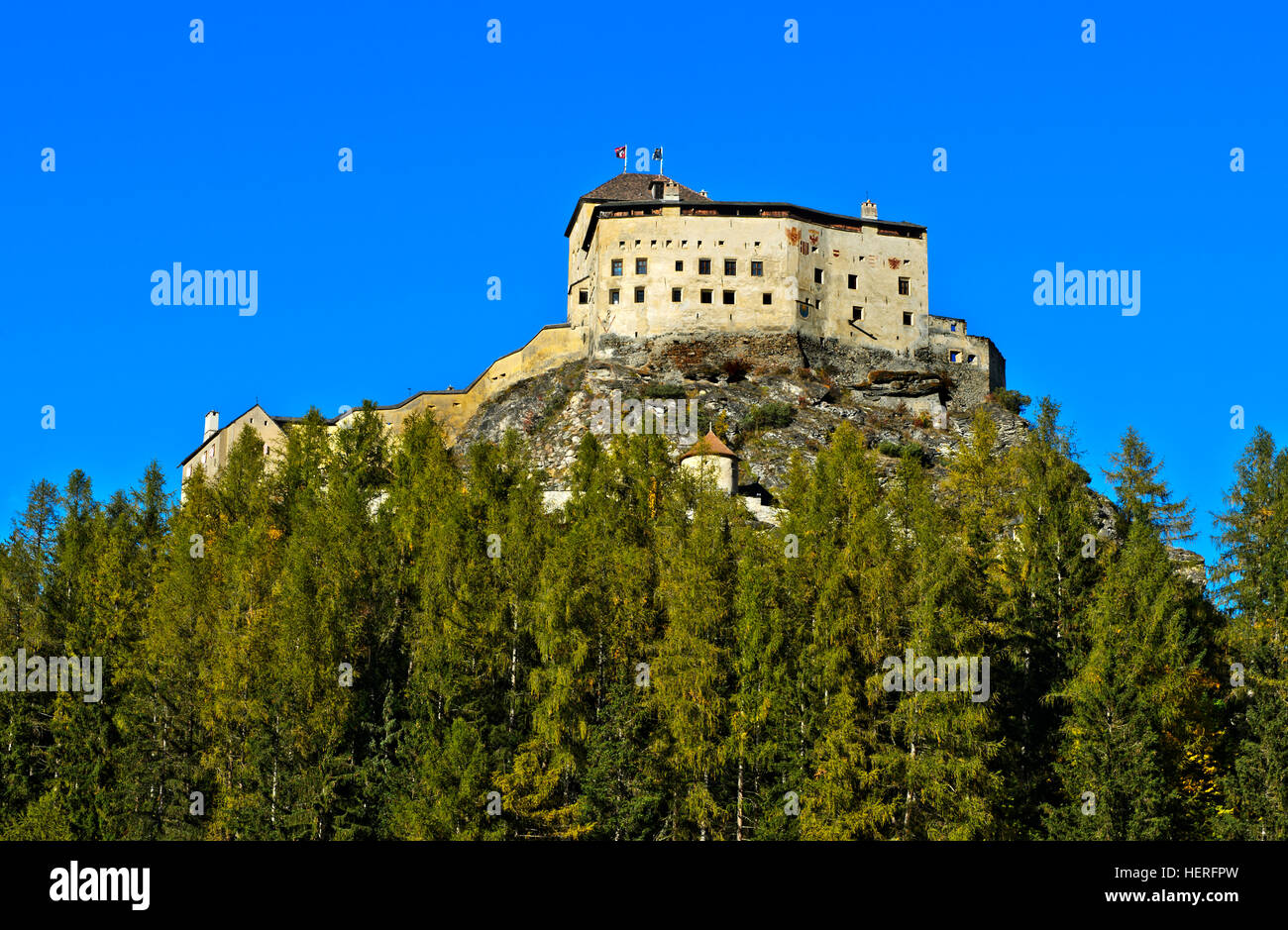 Schloss Tarasp, Scuol, untere Engadin, Graubünden, Schweiz Stockfoto
