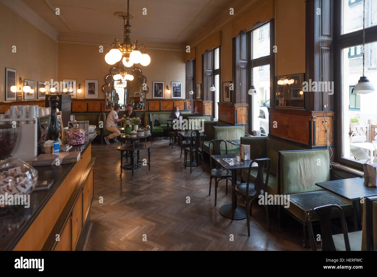 Café Goldegg, Wiener Kaffeehaus eröffnete 1910, Argentinierstraße 49, Wien, Österreich Stockfoto